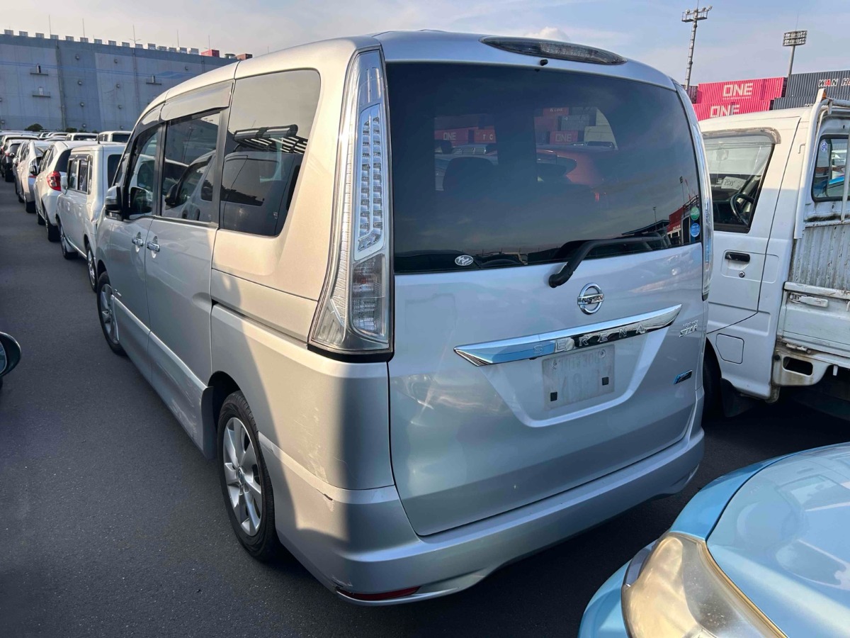 2013 NISSAN SERENA HIGHWAY STAR S Carousel 1