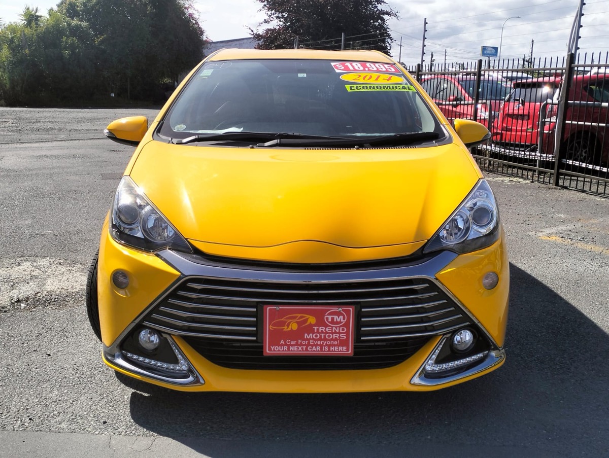 2014 TOYOTA AQUA G Carousel 1
