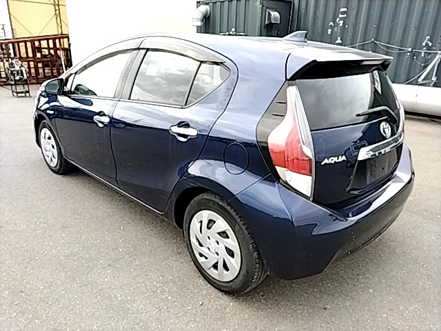 2017 TOYOTA AQUA S  Carousel 2