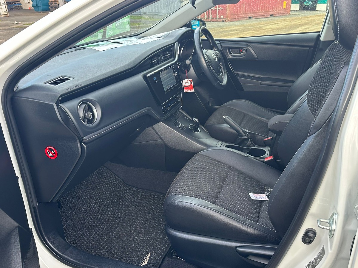 2020 TOYOTA AURIS HYBRID Carousel 6