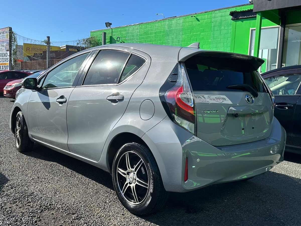 2021 TOYOTA AQUA HYBRID Carousel 4