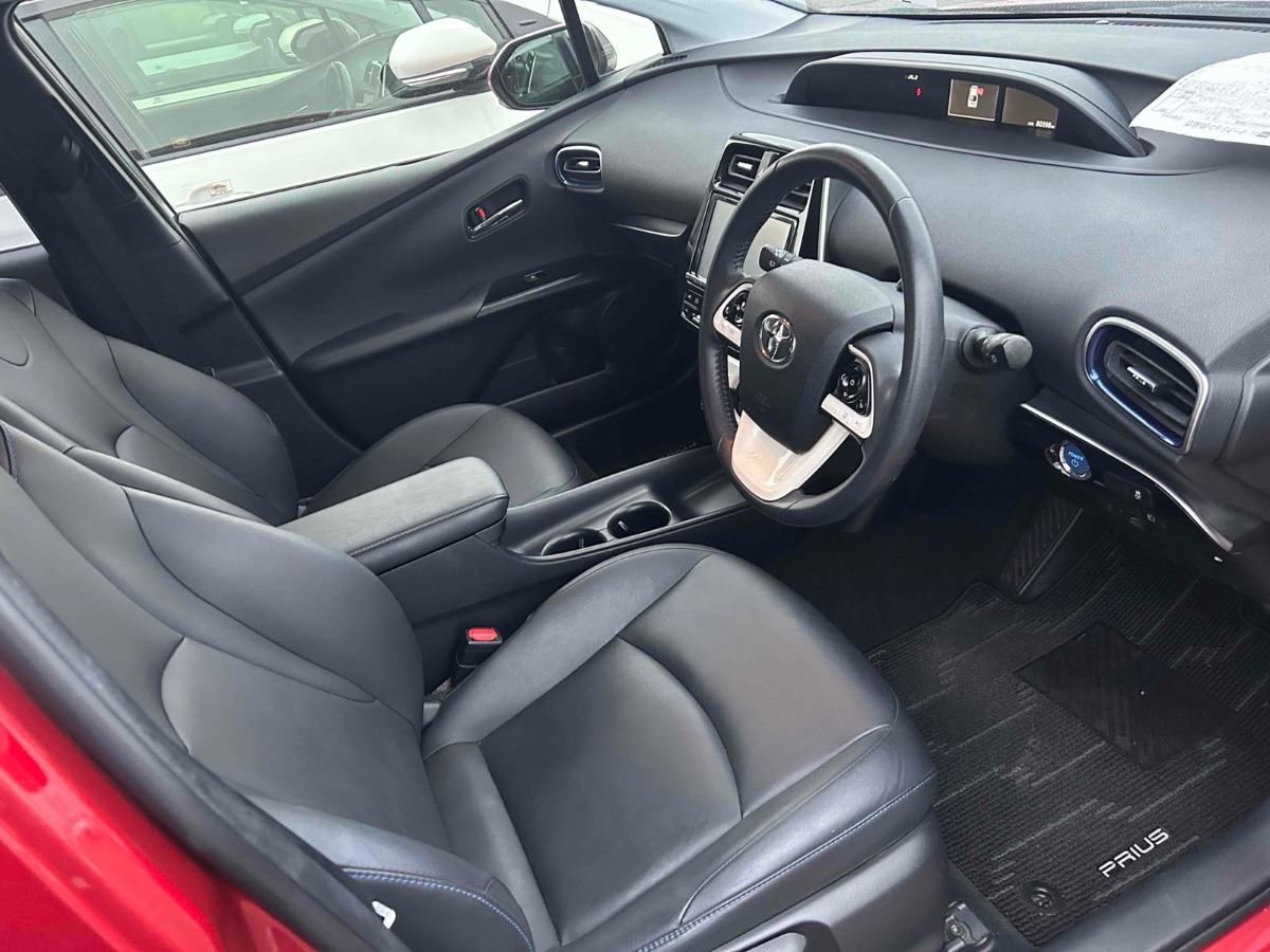 2016 TOYOTA PRIUS 5D S TOURING Carousel 7