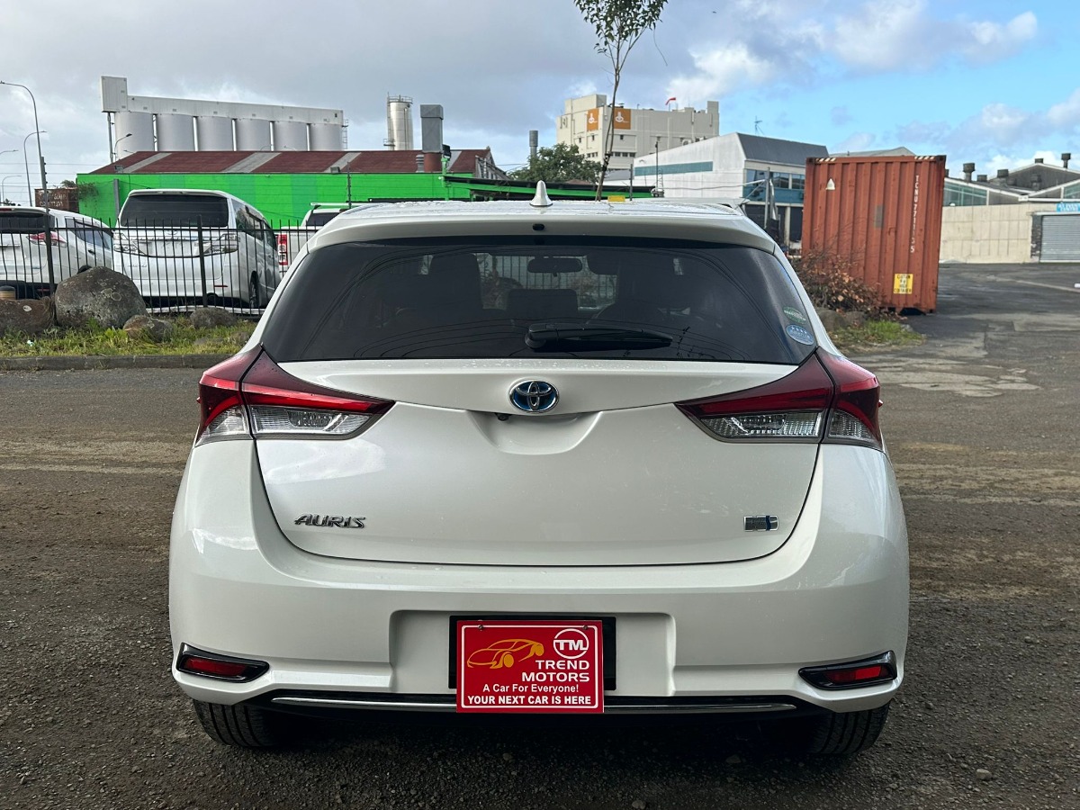 2020 TOYOTA AURIS HYBRID Carousel 5