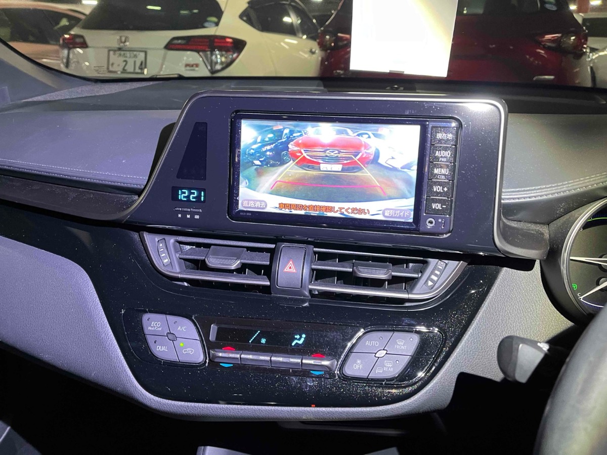 2017 TOYOTA C-HR S HYBRID Carousel 5