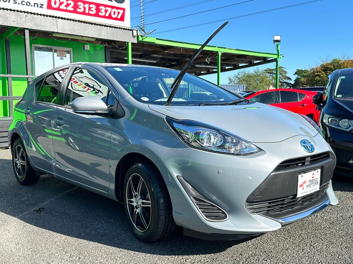 2021 TOYOTA AQUA HYBRID Carousel 3