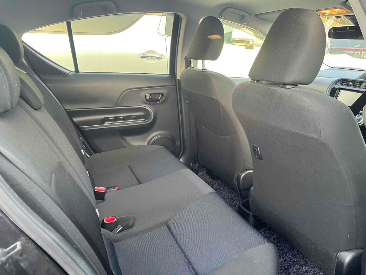 2017 TOYOTA AQUA S Carousel 3