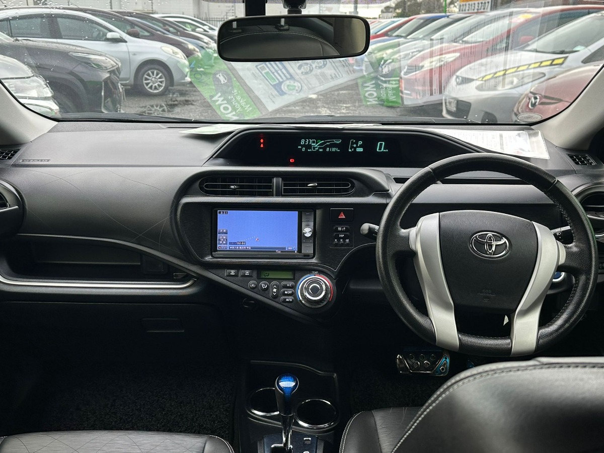 2014 TOYOTA AQUA G  Carousel 9
