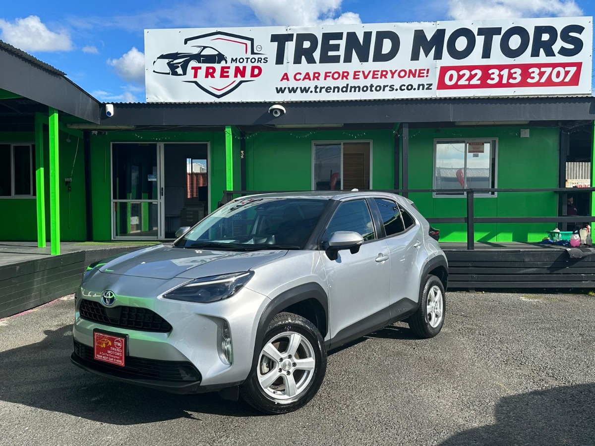 2020 TOYOTA YARIS HYBRID CROSS-X
