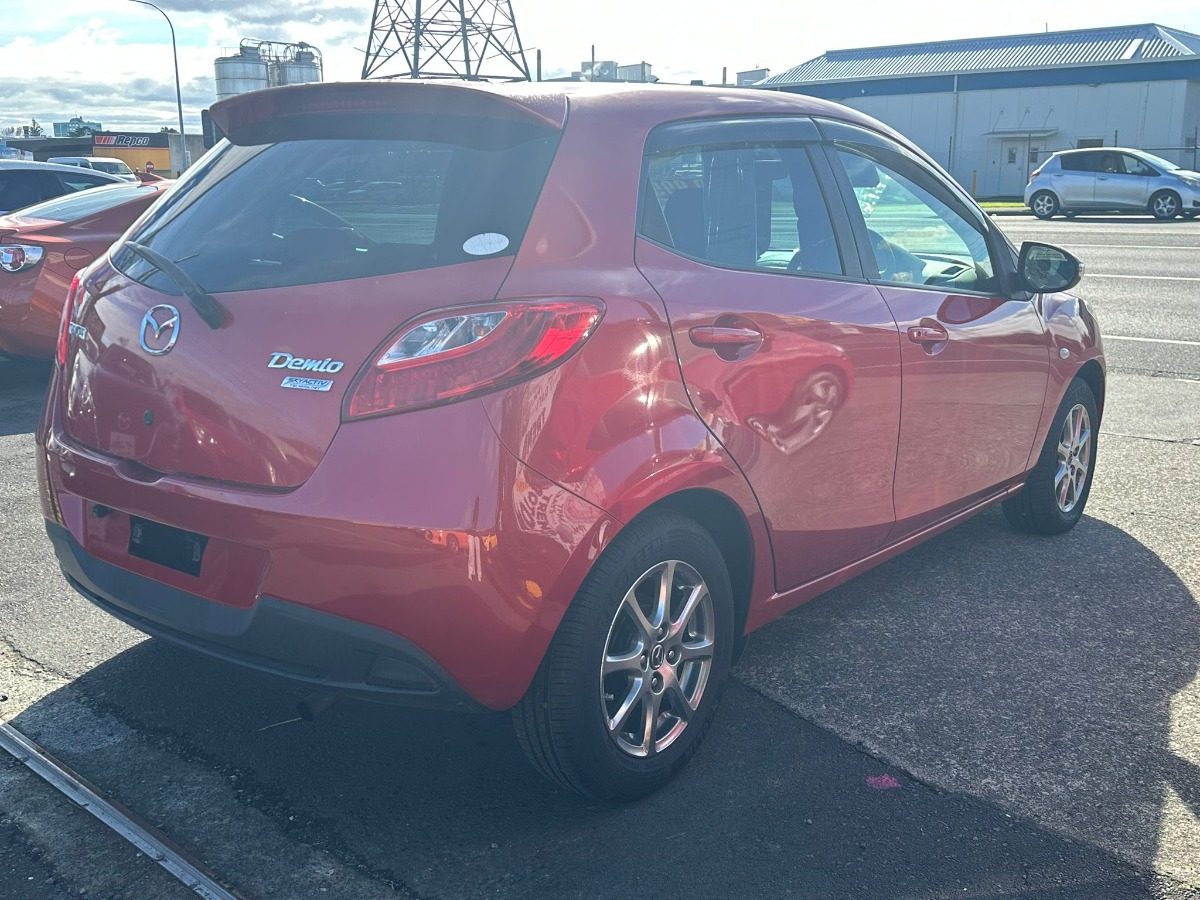 2013 MAZDA DEMIO 13-SKY A SHOOTING STAR Carousel 4