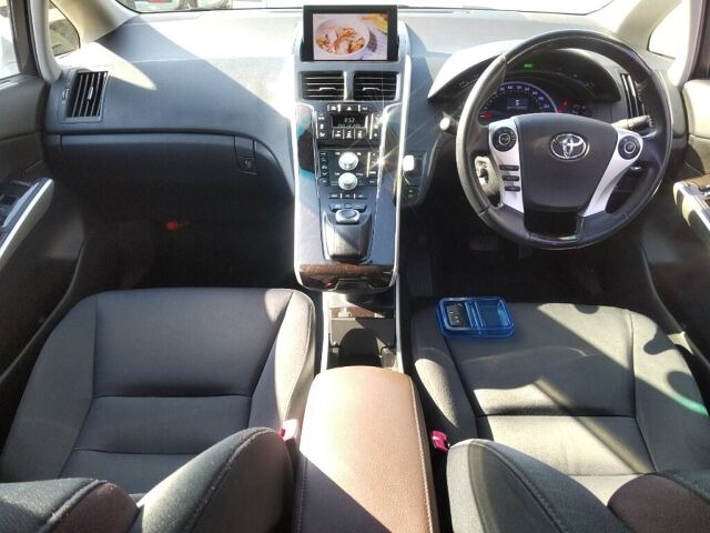2015 TOYOTA SAI G Carousel 2