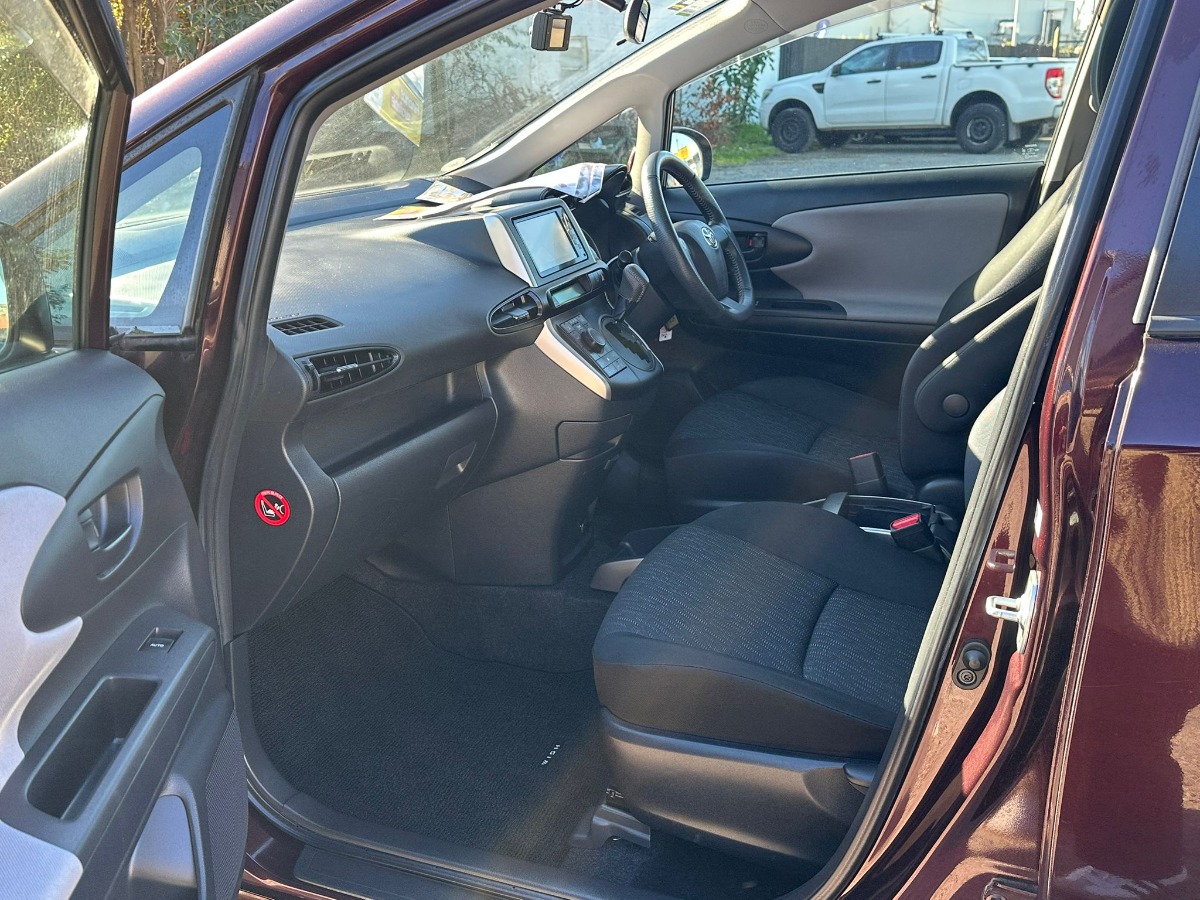 2012 TOYOTA WISH Carousel 5