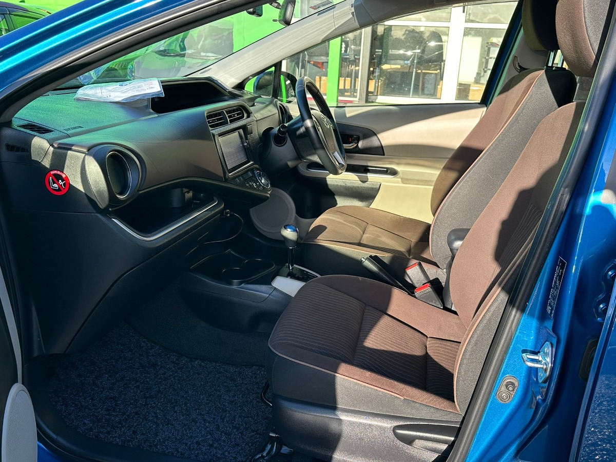 2014 TOYOTA AQUA G  Carousel 4