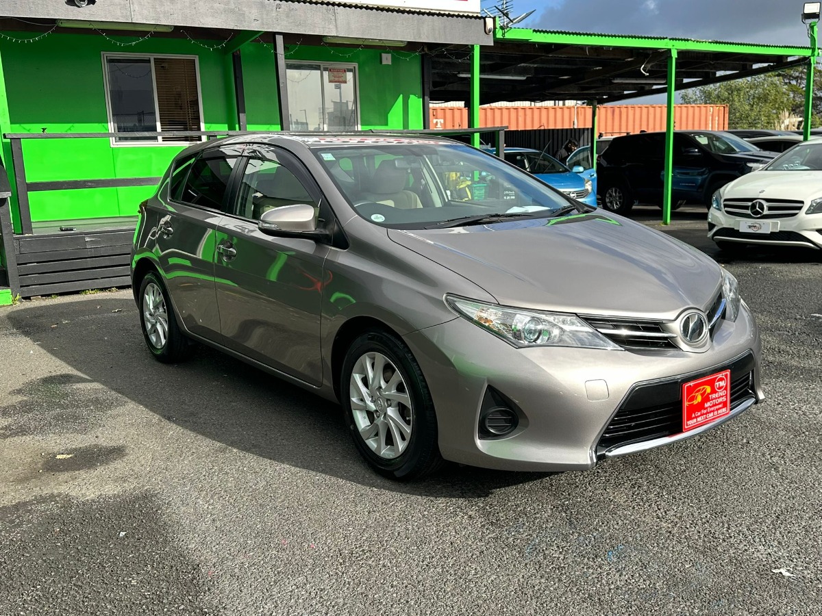 2012 TOYOTA AURIS Carousel 3
