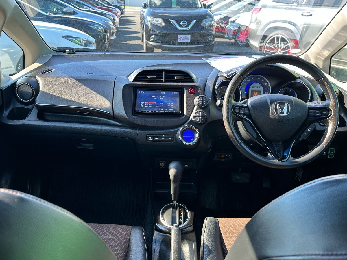 2012 HONDA FIR SHUTTLE Carousel 7