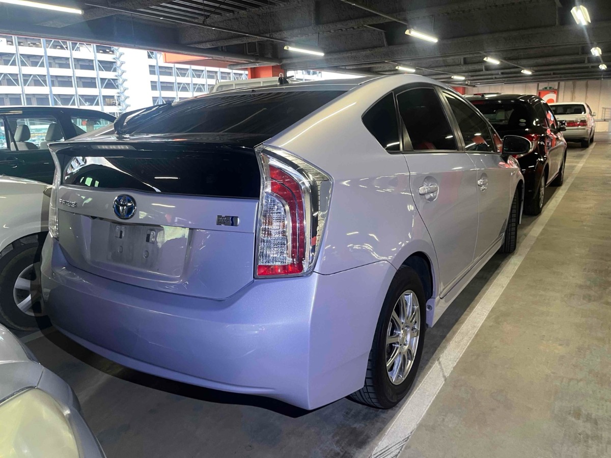 2014 TOYOTA PRIUS S Carousel 1