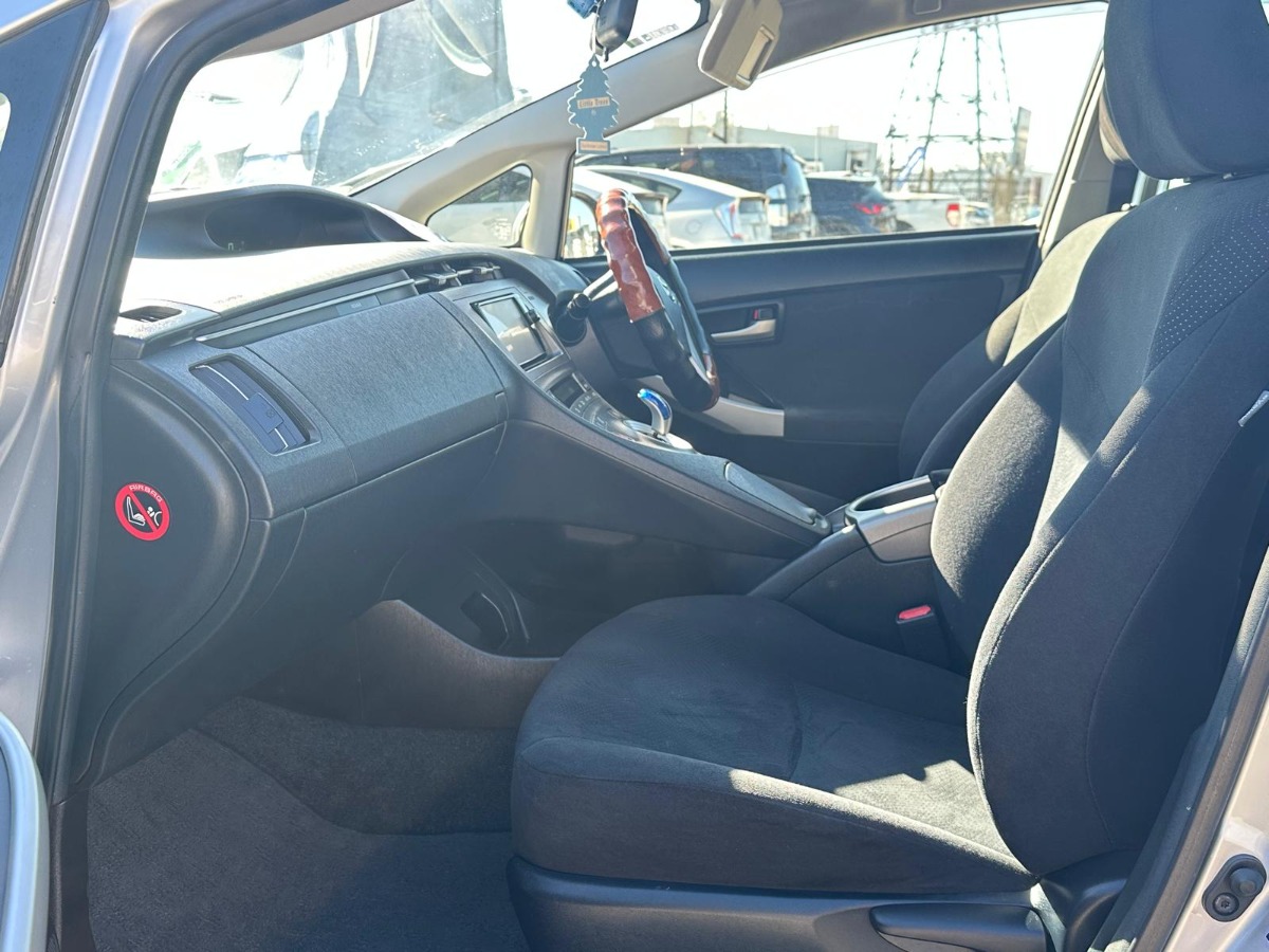 2014 TOYOT PRIUS 5D-S PACKAGE Carousel 6
