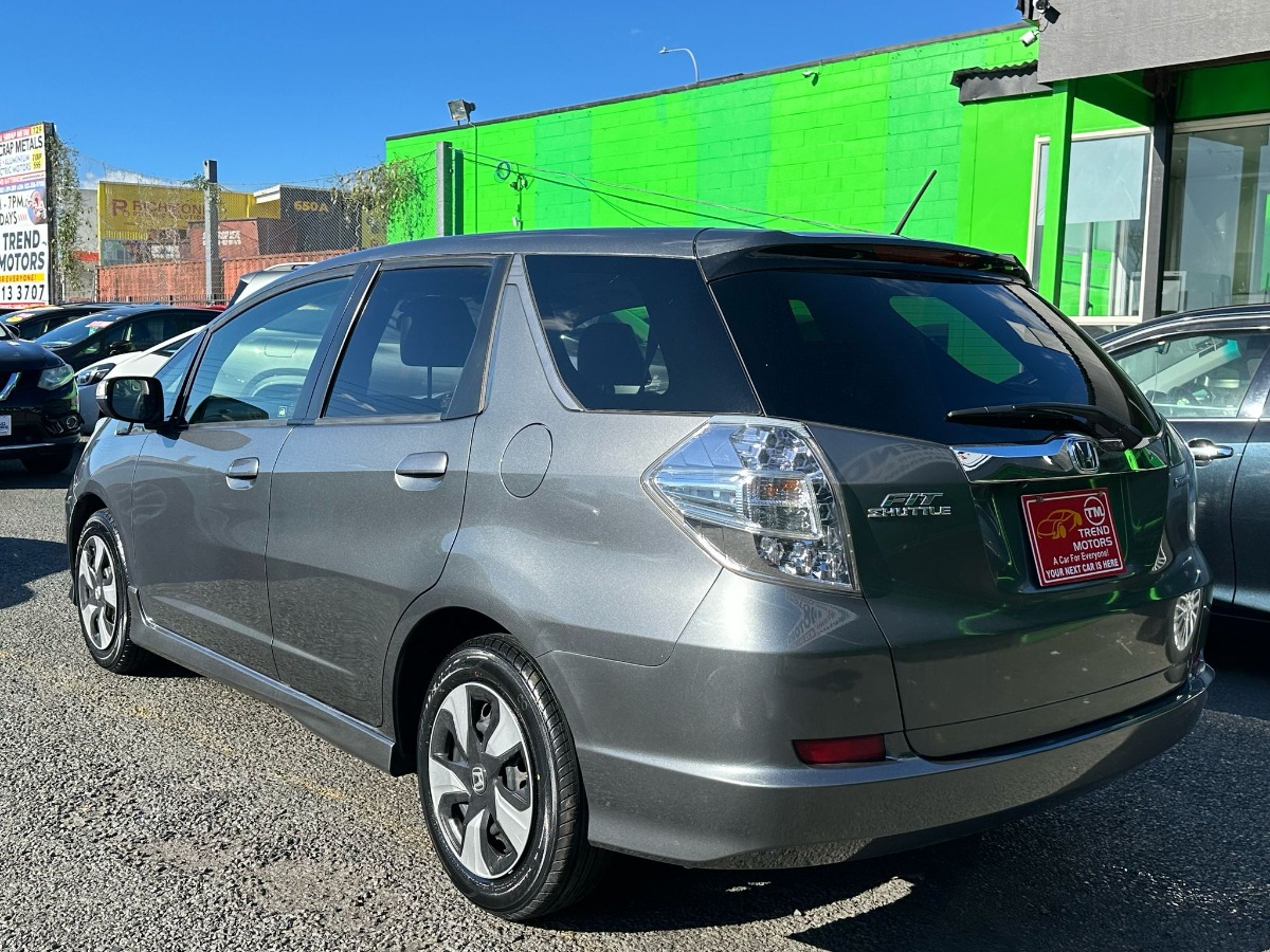 2012 HONDA FIR SHUTTLE Carousel 4