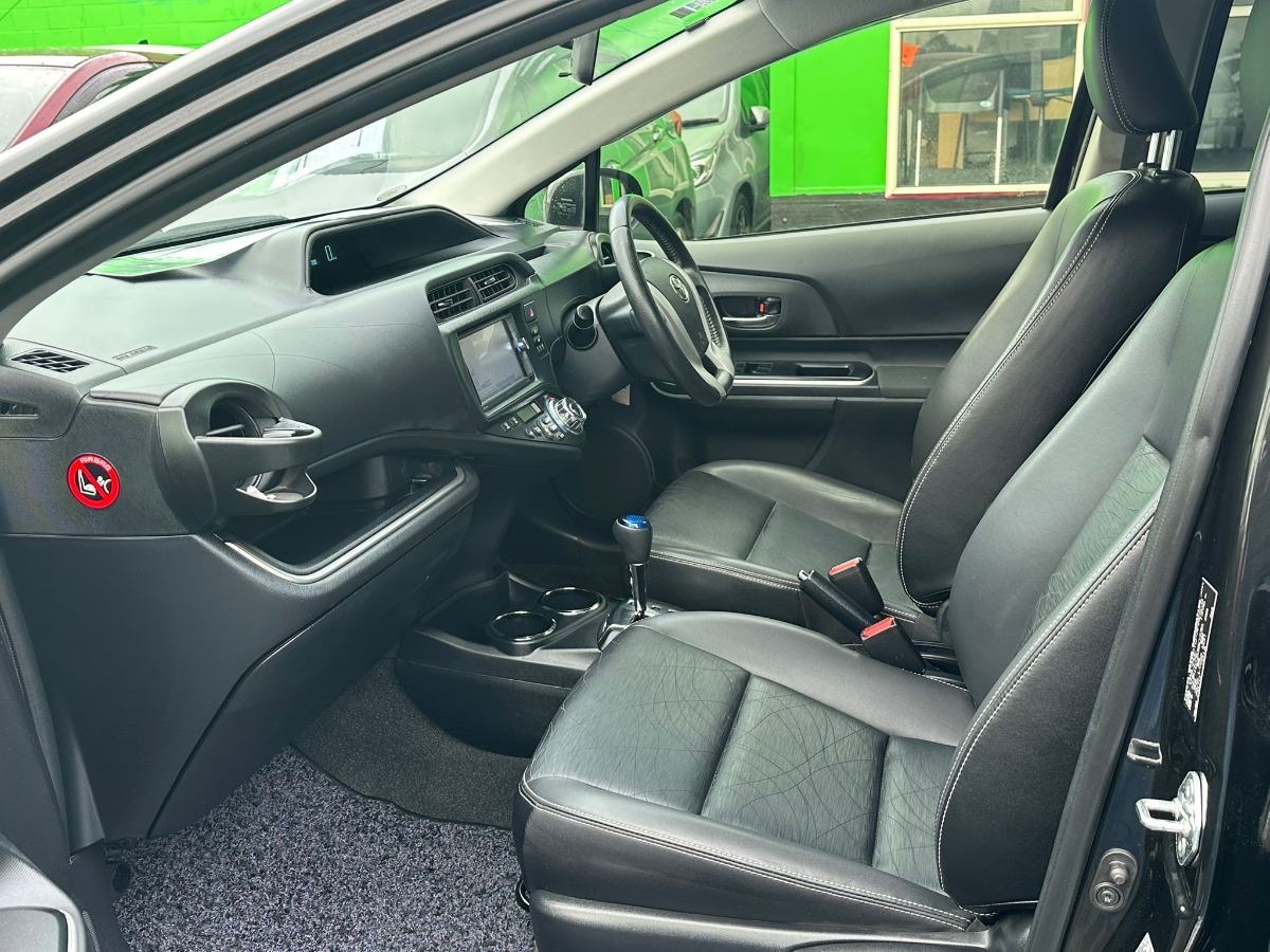 2014 TOYOTA AQUA G  Carousel 7