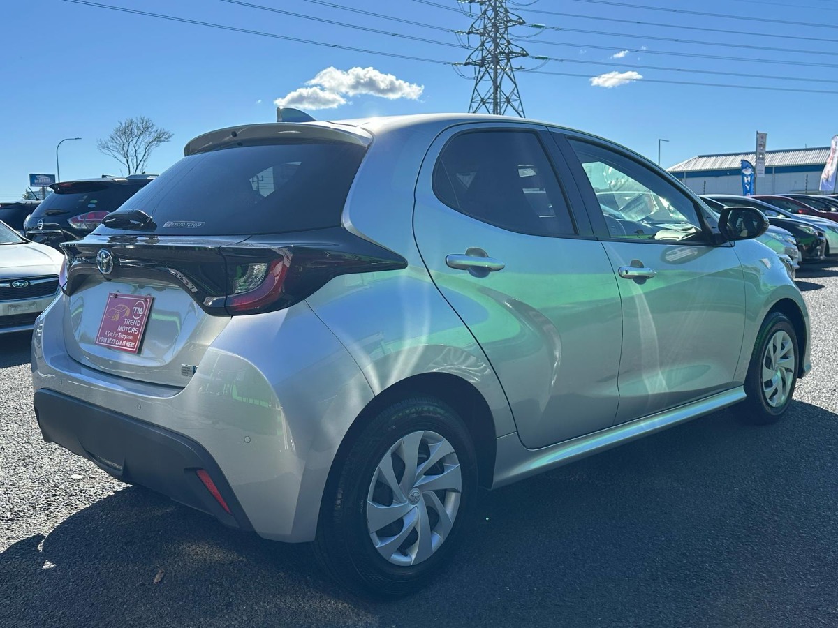 2021 TOYOTA YARIS HYBRID X Carousel 1