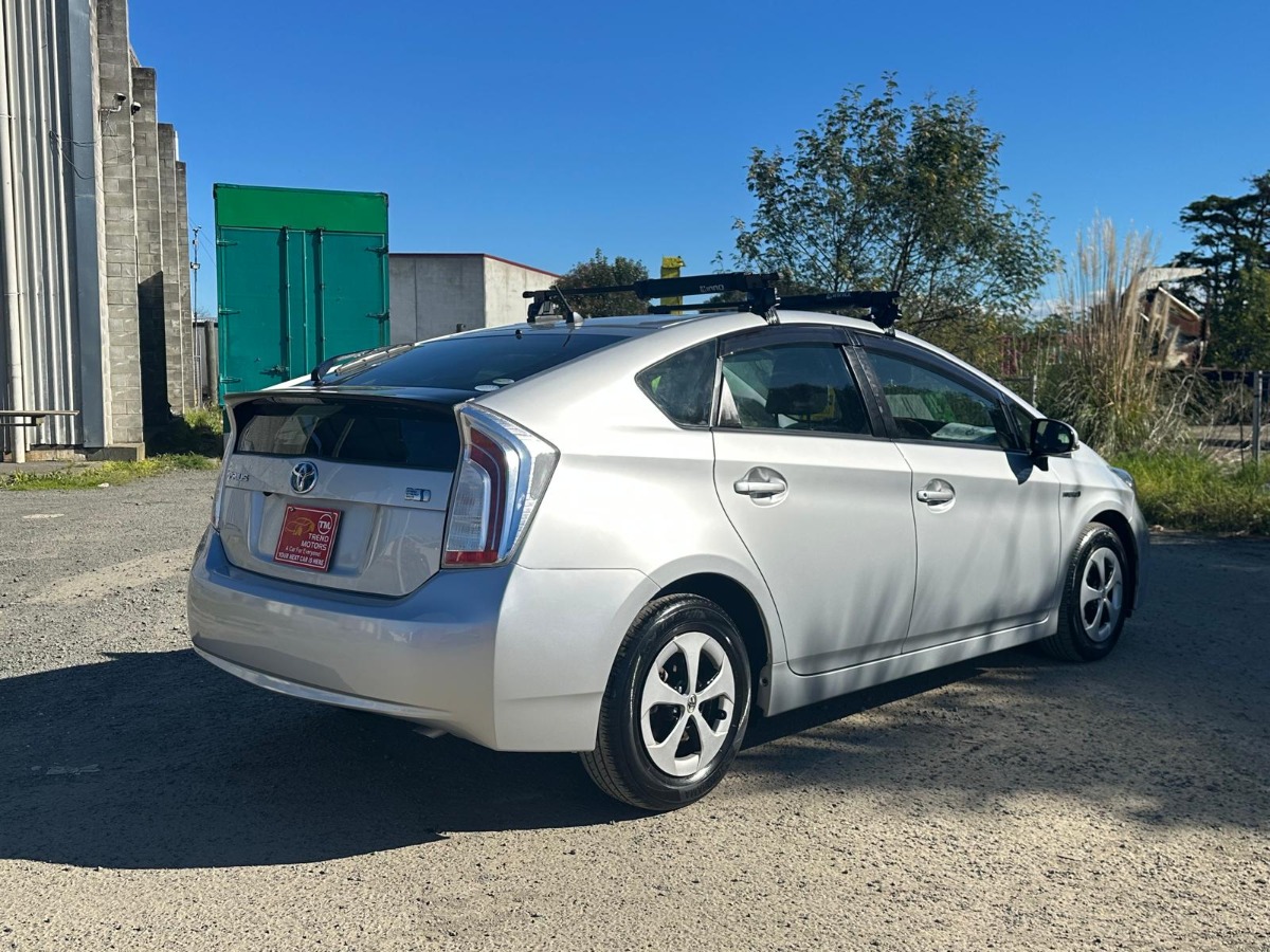 2014 TOYOT PRIUS 5D-S PACKAGE Carousel 1