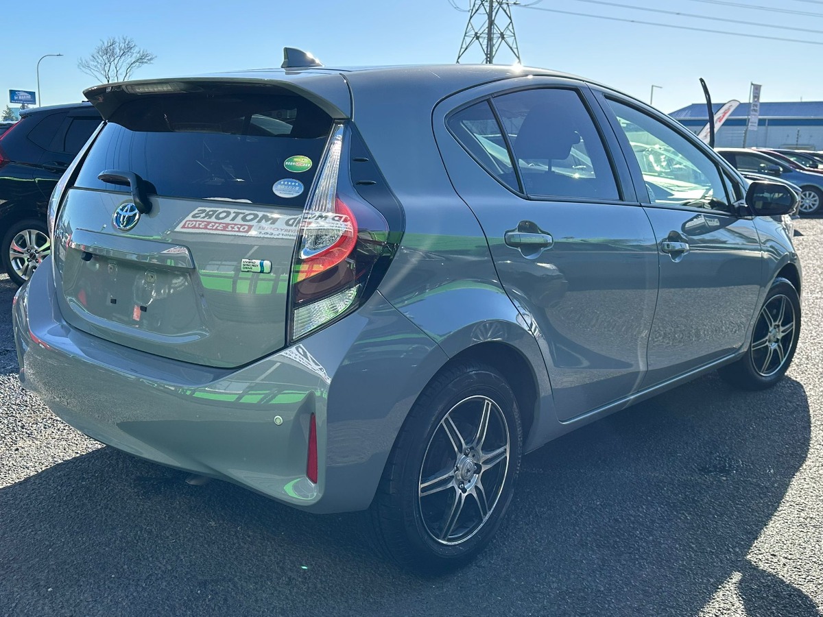 2021 TOYOTA AQUA HYBRID Carousel 1
