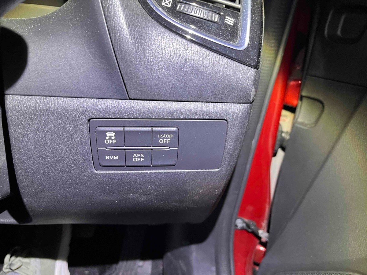 2015 MAZDA AXELA 15S TOURING Carousel 2