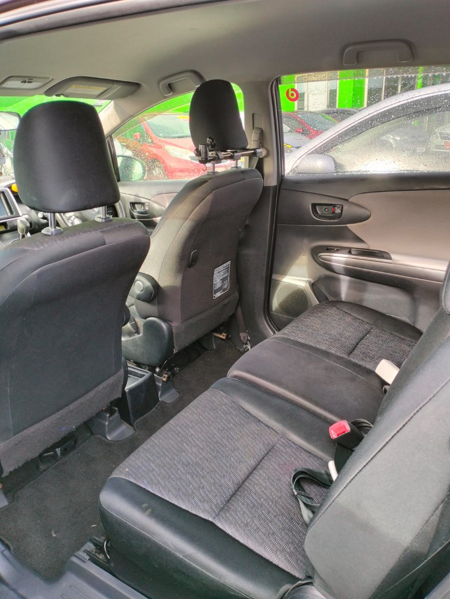 2010 TOYOTA WISH Carousel 5