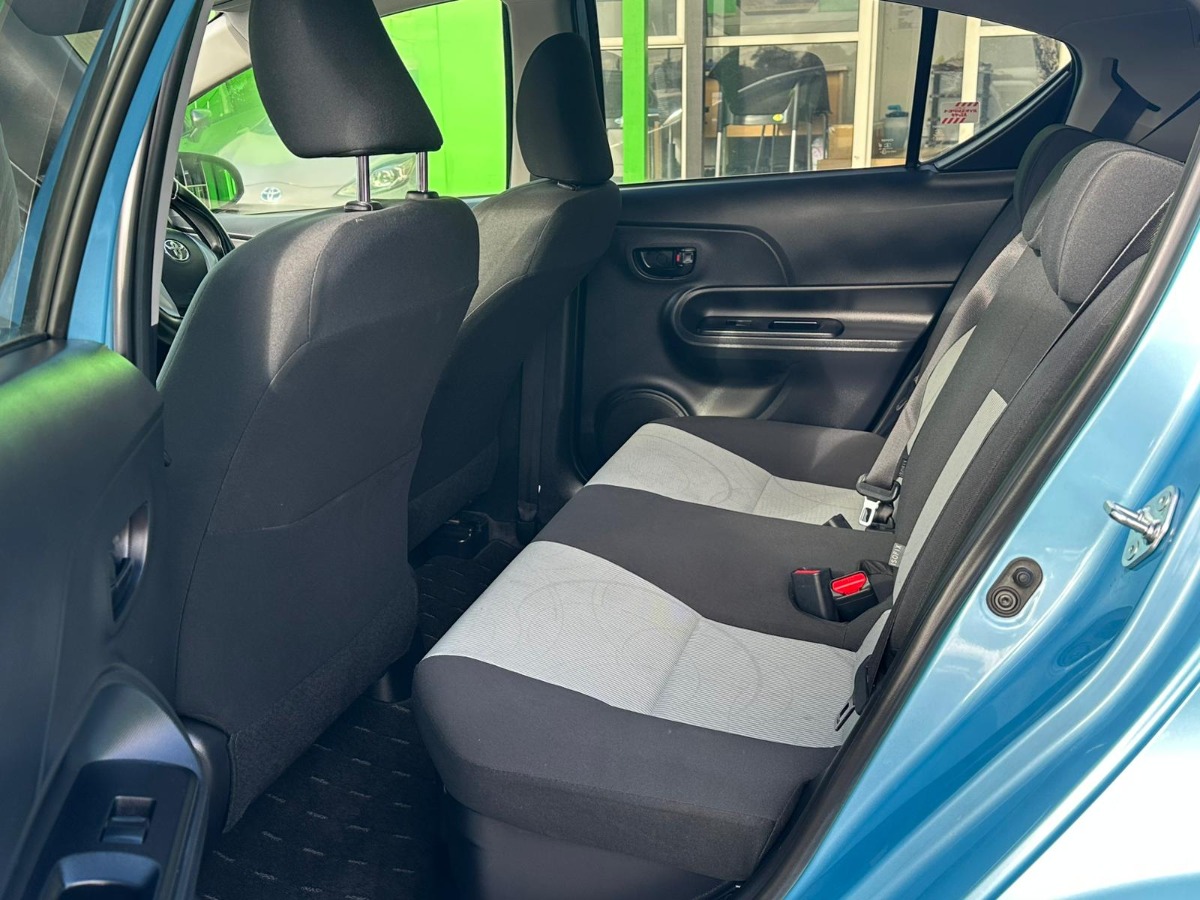 2014 TOYOTA AQUA S Carousel 7