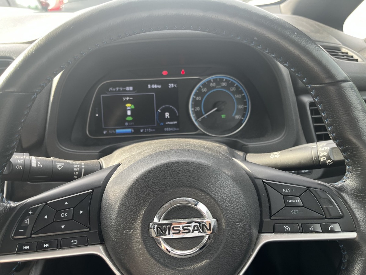 2019 NISSAN LEAF X 40KW Carousel 4