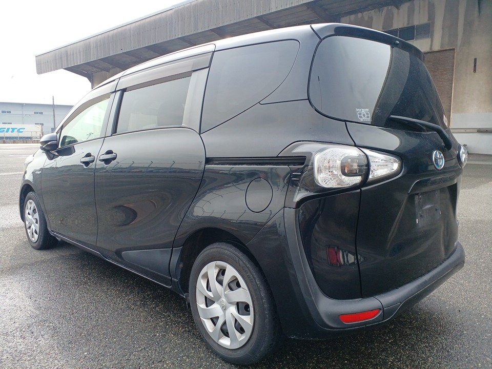 2016 TOYOTA SIENTA Carousel 6