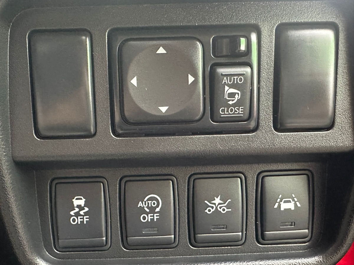 2015 NISSAN JUKE 15RX V SELECTION Carousel 9