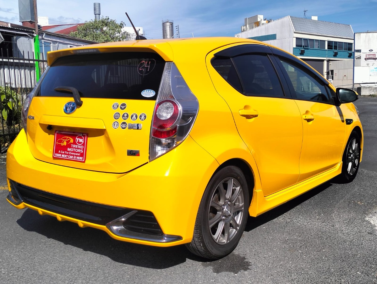 2014 TOYOTA AQUA G Carousel 2