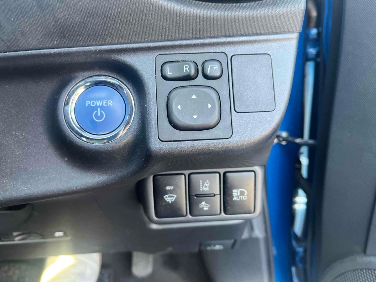 2016 TOYOTA AQUA S  Carousel 4