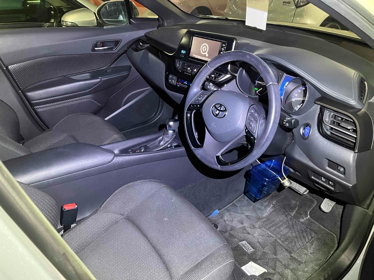 2017 TOYOTA C-HR S HYBRID Carousel 2
