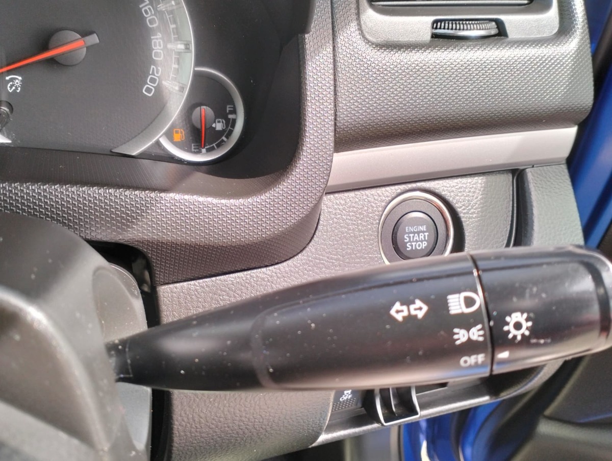 2015 SUZUKI SWIFT XG Carousel 8