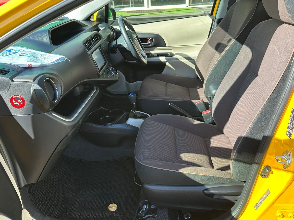 2013 TOYOTA AQUA G PACKAGE Carousel 6