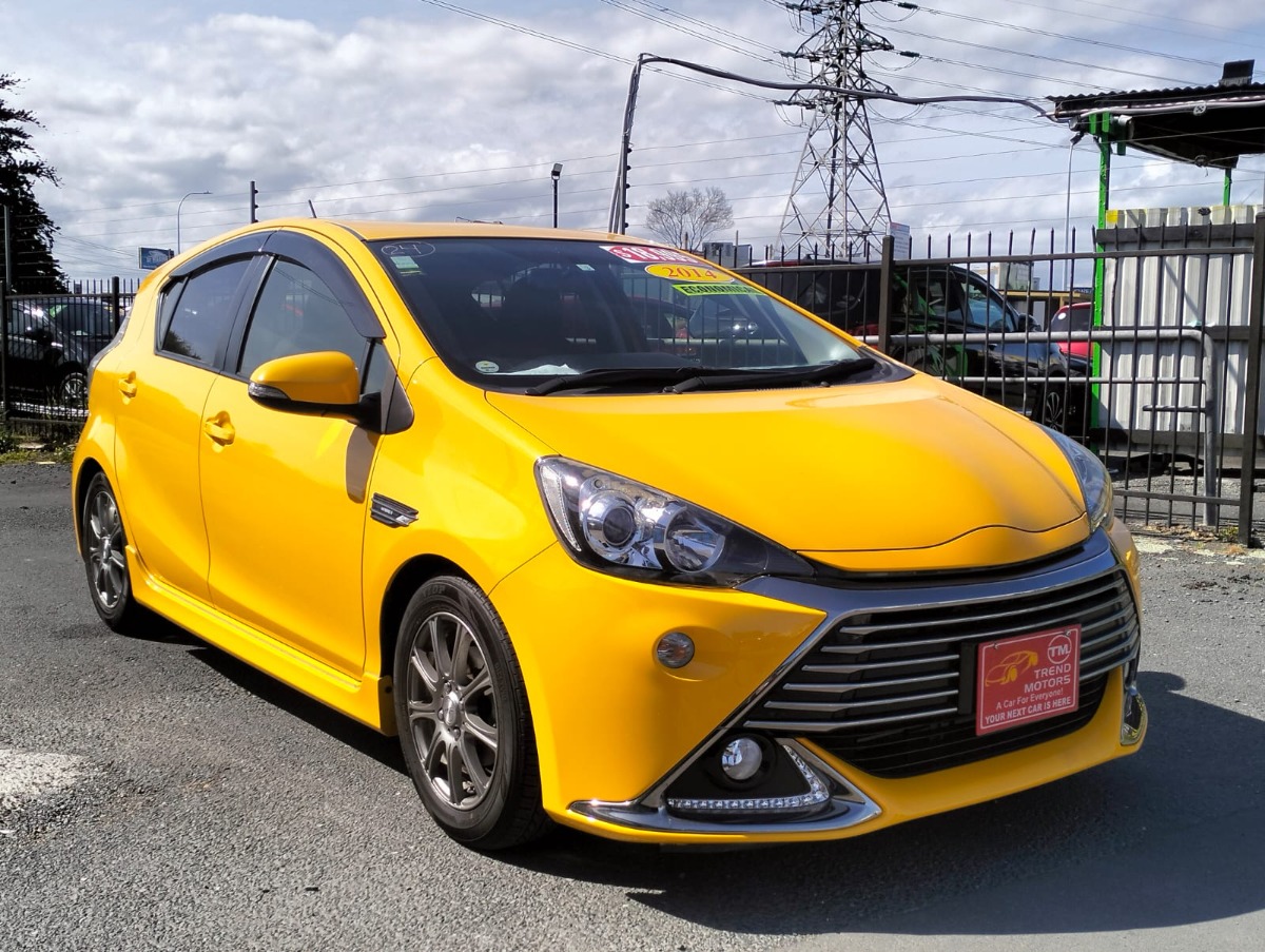 2014 TOYOTA AQUA G Carousel 4