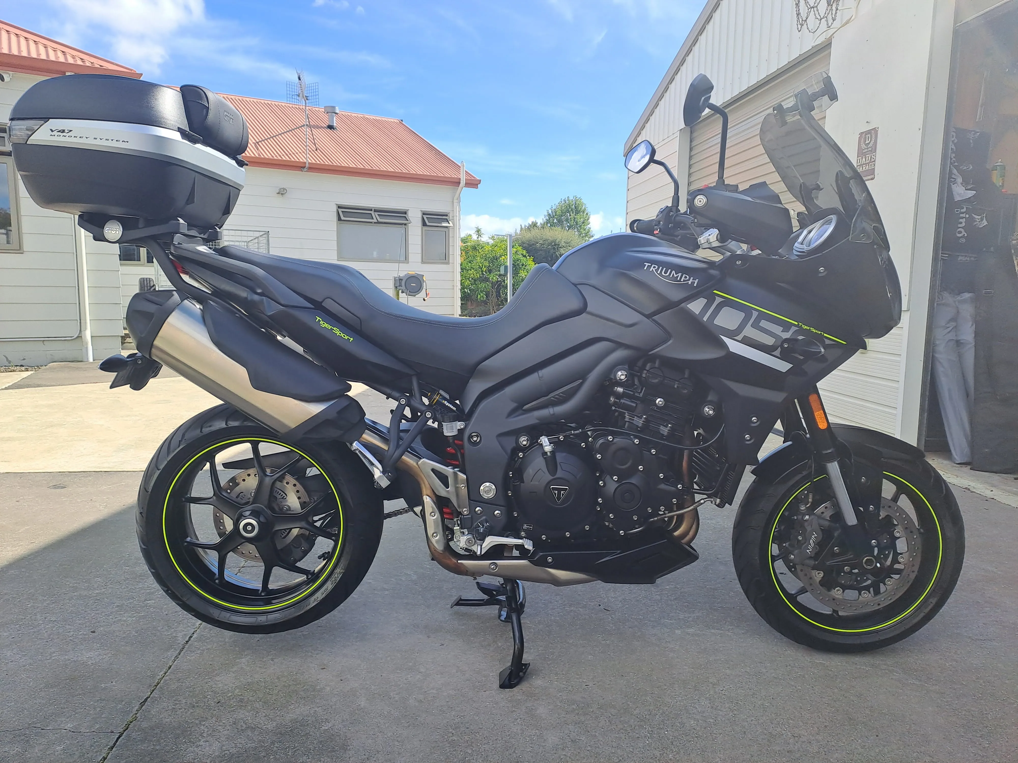Triumph Tiger Sport 1050 Collage 1