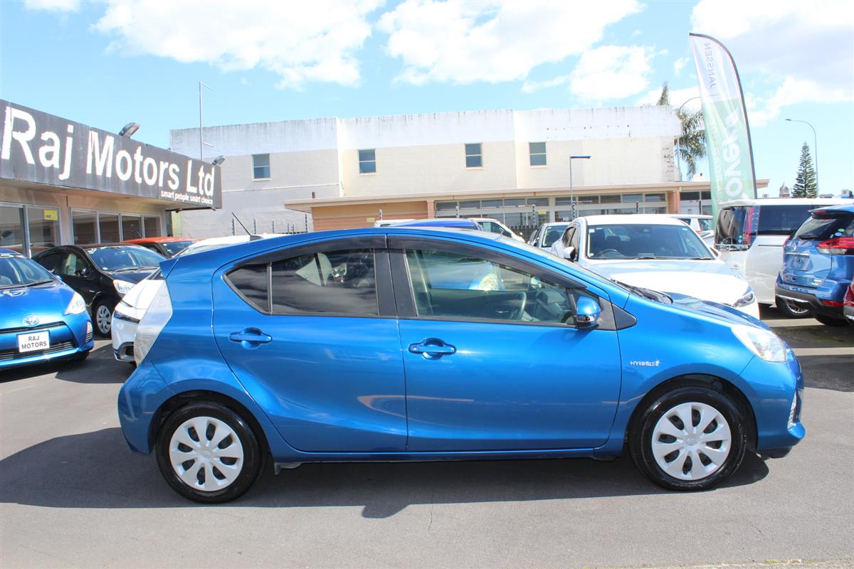 2014 Toyota Aqua G Leather Push Start Carousel 1