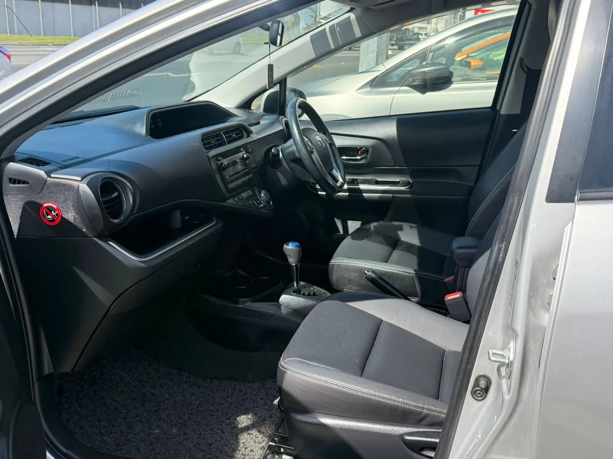 2014 Toyota Aqua G BLACK SOFT LEATHER Carousel 6