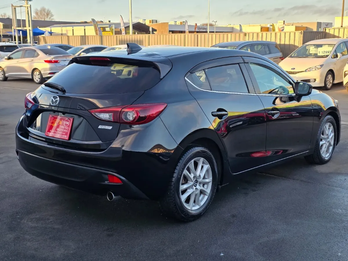 2014 Mazda Axela Carousel 9