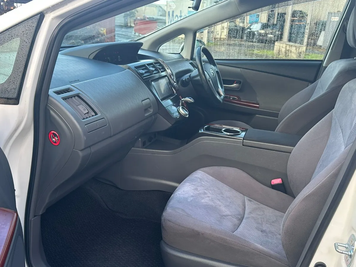 2012 Toyota Prius ALPHA GTSULI SELECT SKYLIGHT P 7 SEATER Carousel 7