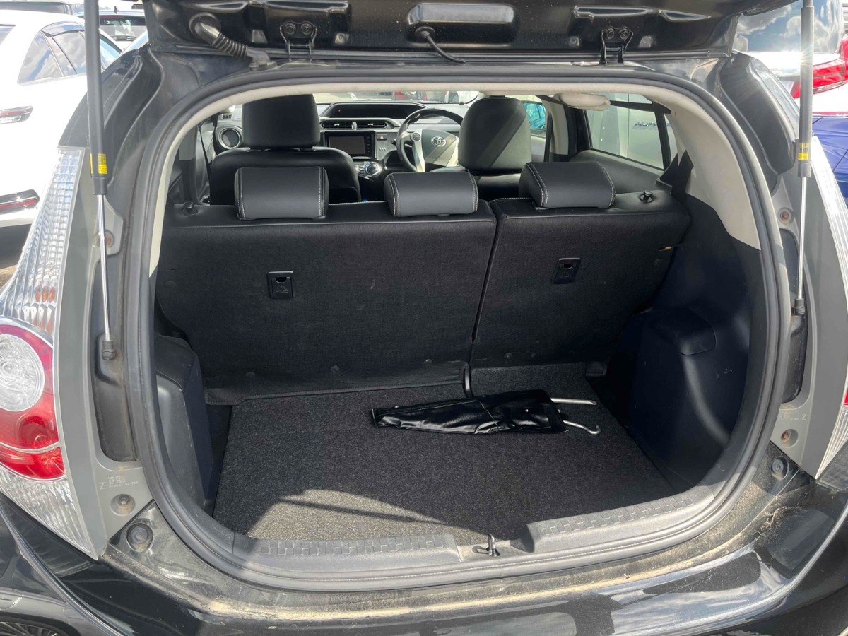 2014 Toyota Aqua Carousel 2