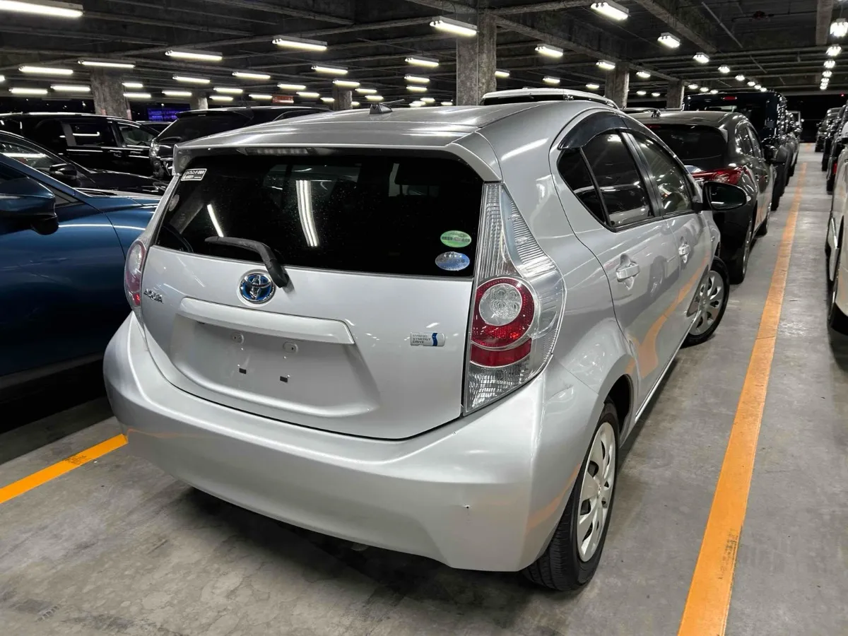 2014 Toyota Aqua G Push Start Carousel 2