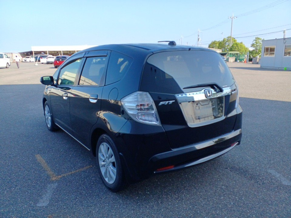 2013 Honda Fit Hybrid XH selection fine style Carousel 5