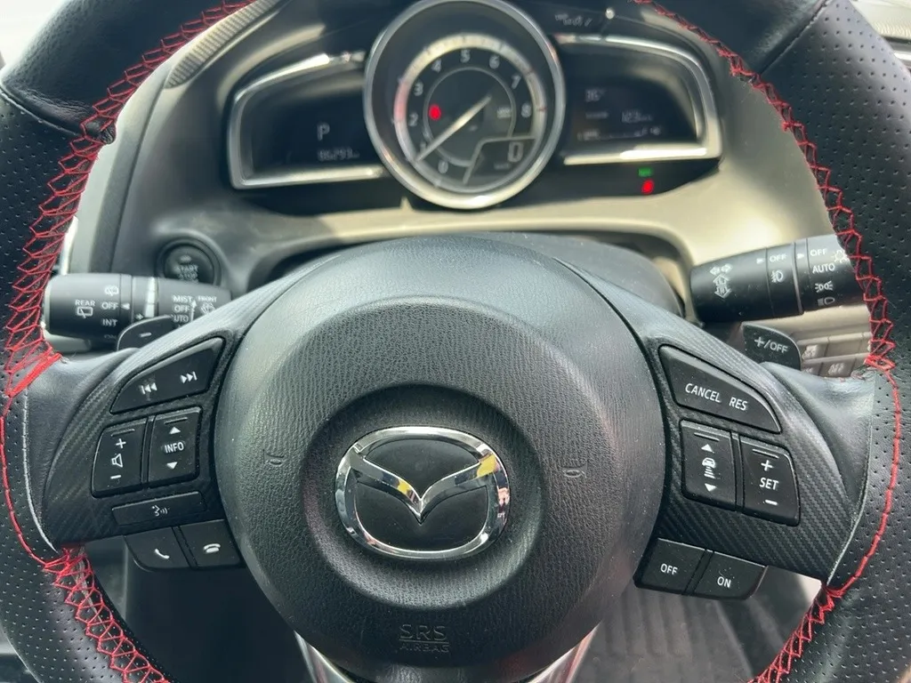 2015 Mazda Axela Carousel 8