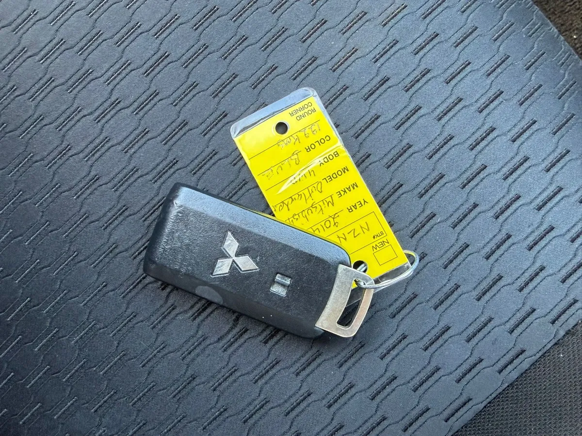 2014 Mitsubishi Outlander Carousel 4