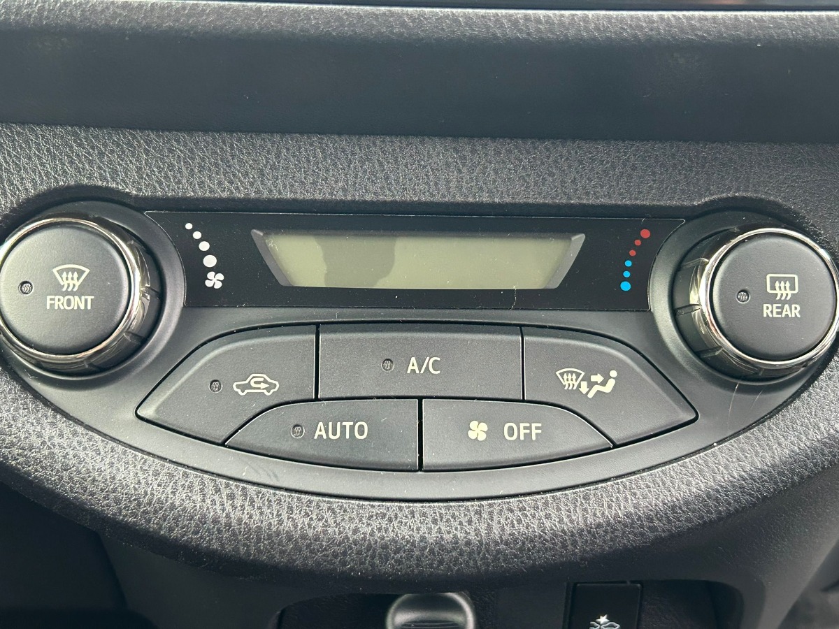 2018 Toyota Prius Carousel 2