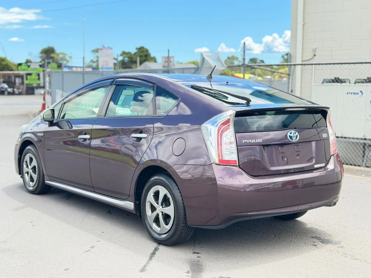 2013 Toyota Prius S MYCOORDE Carousel 8