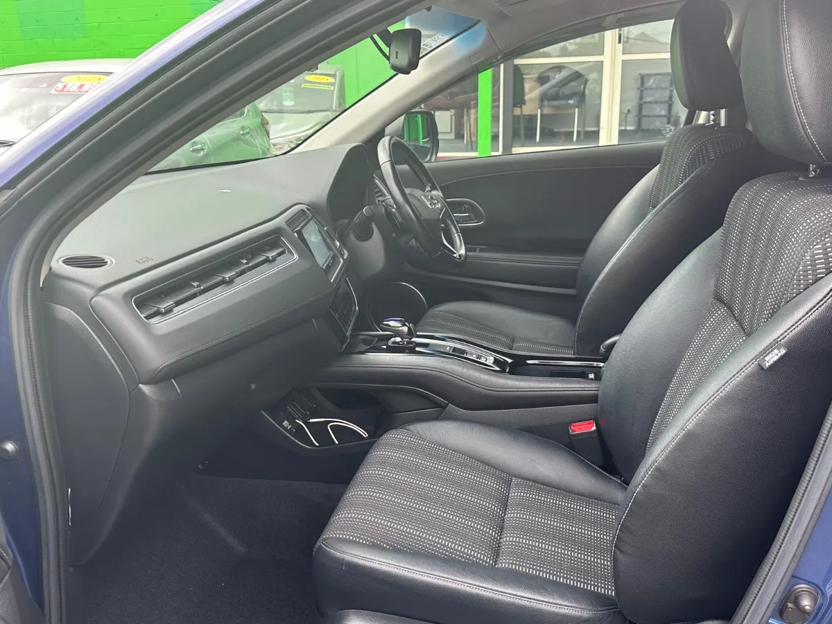 2016 Honda Vezel Carousel 6